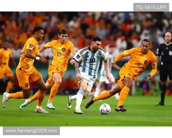 通过回顾历届世界杯决赛加时赛，探讨足球比赛中的临场应变与战术调整